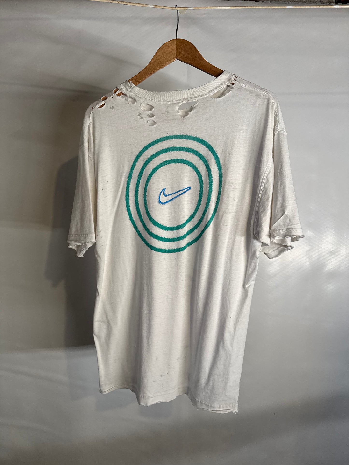 90s Thrashed Nike Tee | L